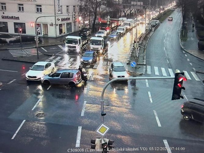 Dopravní chaos v Praze. Dopravní chaos v Praze.