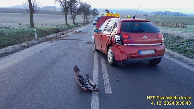 U Klatov havaroval osobní automobil. U Klatov havaroval osobní automobil.