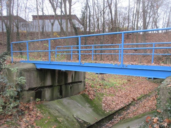 Původní lávka nevyhovovala správnému stavu. Původní lávka nevyhovovala správnému stavu.