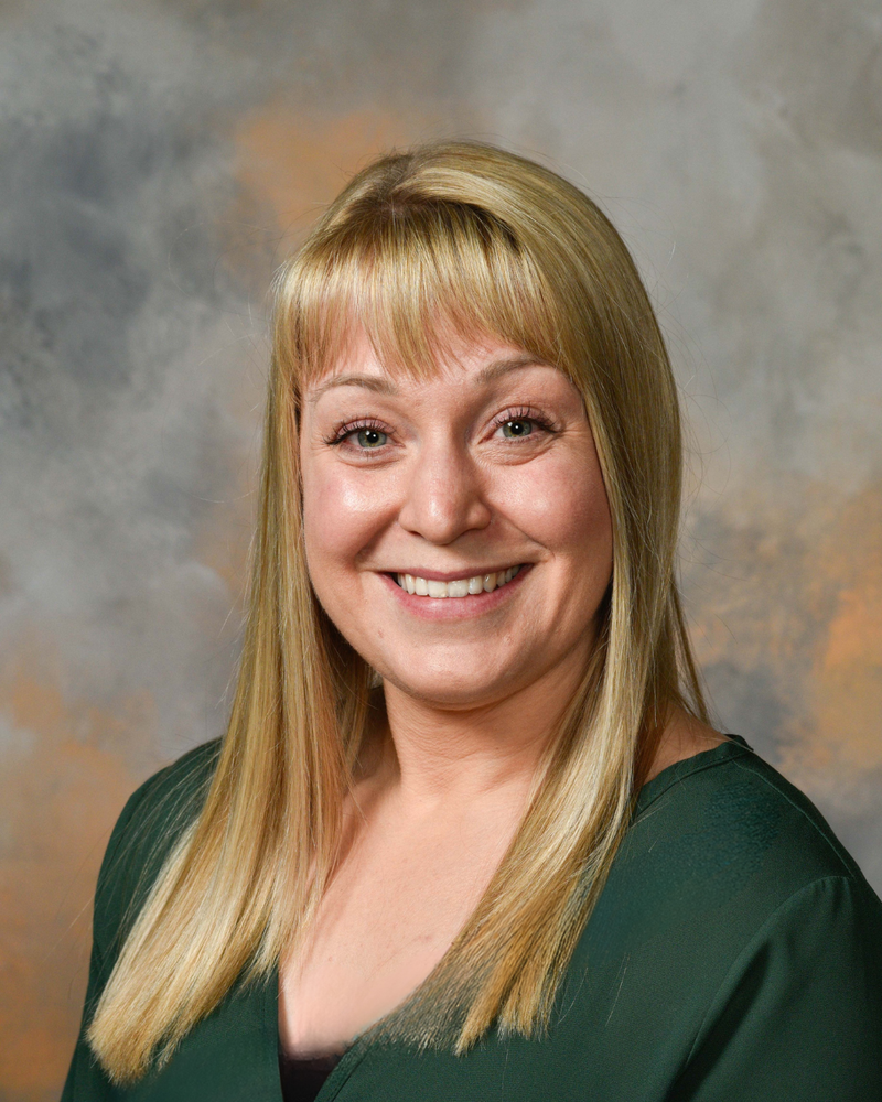 Shelby Hixson headshot