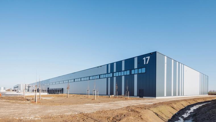Logistikzentrum Krostitz mit Holz-Dachtragwerk von LIGNA systems · Bild 7/8