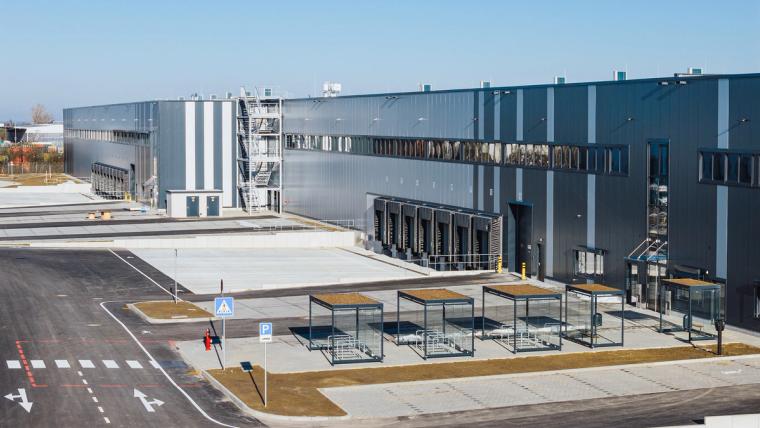 Logistikzentrum Krostitz mit Holz-Dachtragwerk von LIGNA systems · Bild 8/8