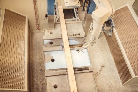 Stäubli-Lackierroboter bei der fünfseitigen Lackierung