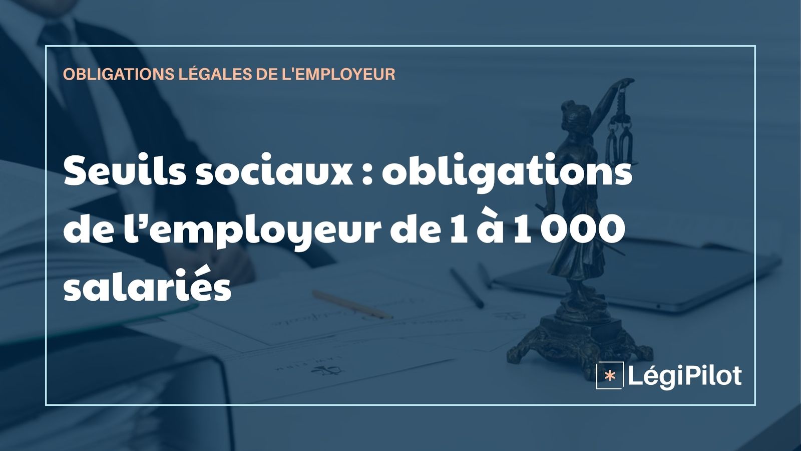 Une statue de l'allégorie de la justice