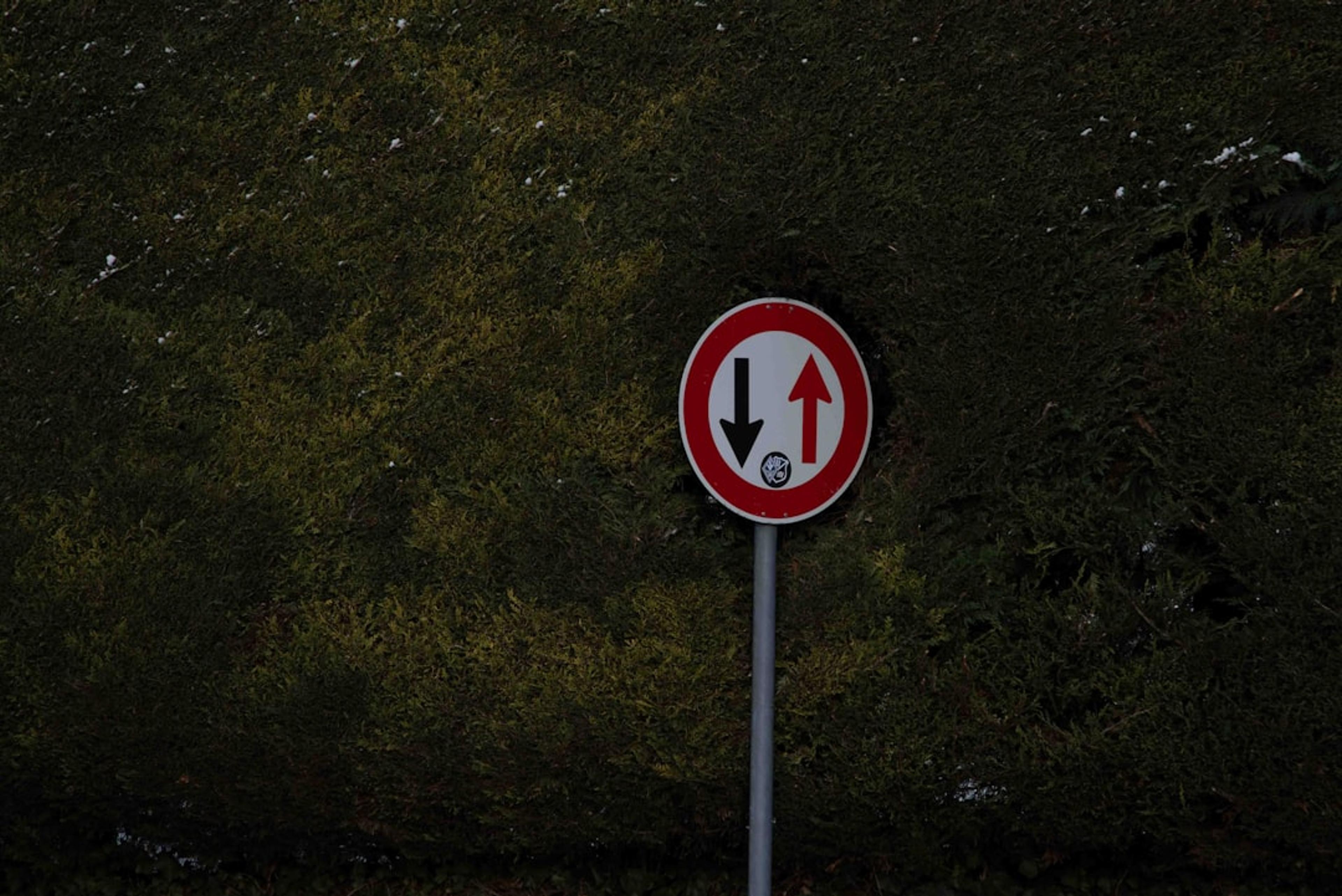 Traffic sign with up and down arrows
