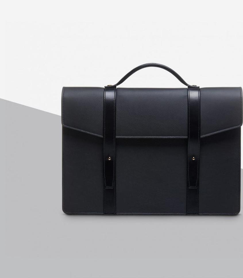 This Charles Laurie briefcase is the ideal commuting companion
