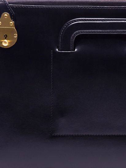 Lightweight and versatile, introducing Ettinger's Bakerloo Zipped Portfolio