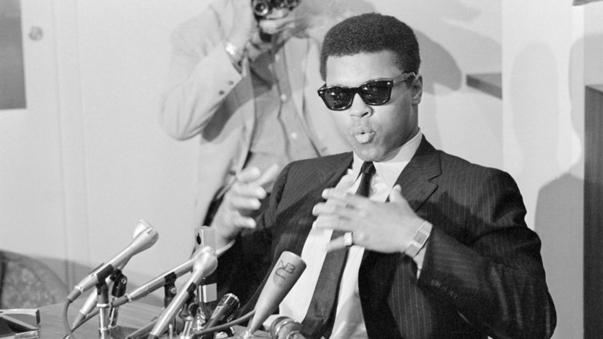 10 style icons and the sunglasses they were known for