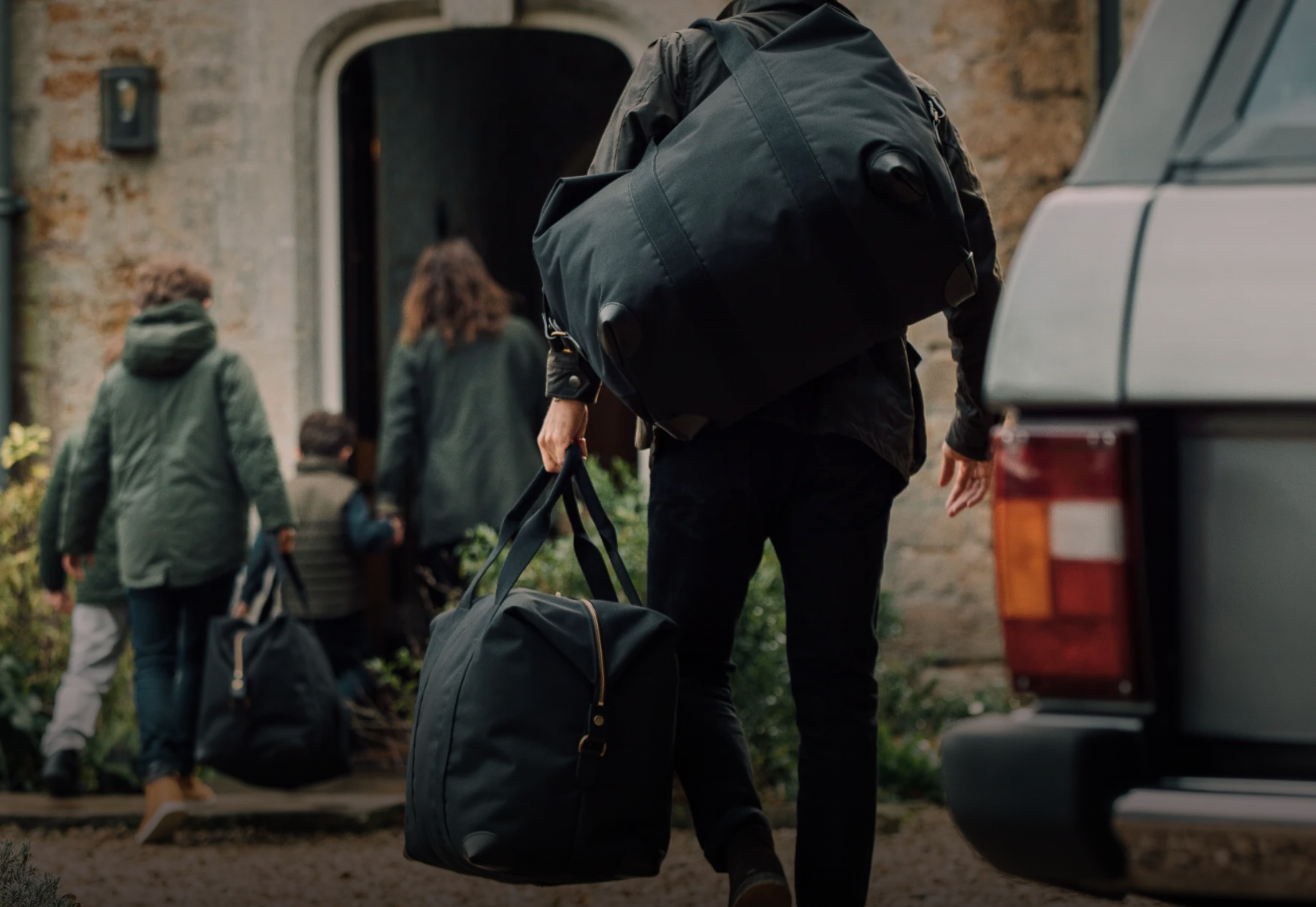 Your stylish summer getaway starts with a holdall
