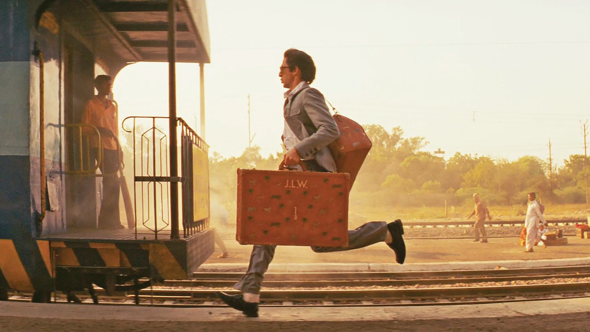 The 5 pieces of luggage you need to streamline your summer travels
