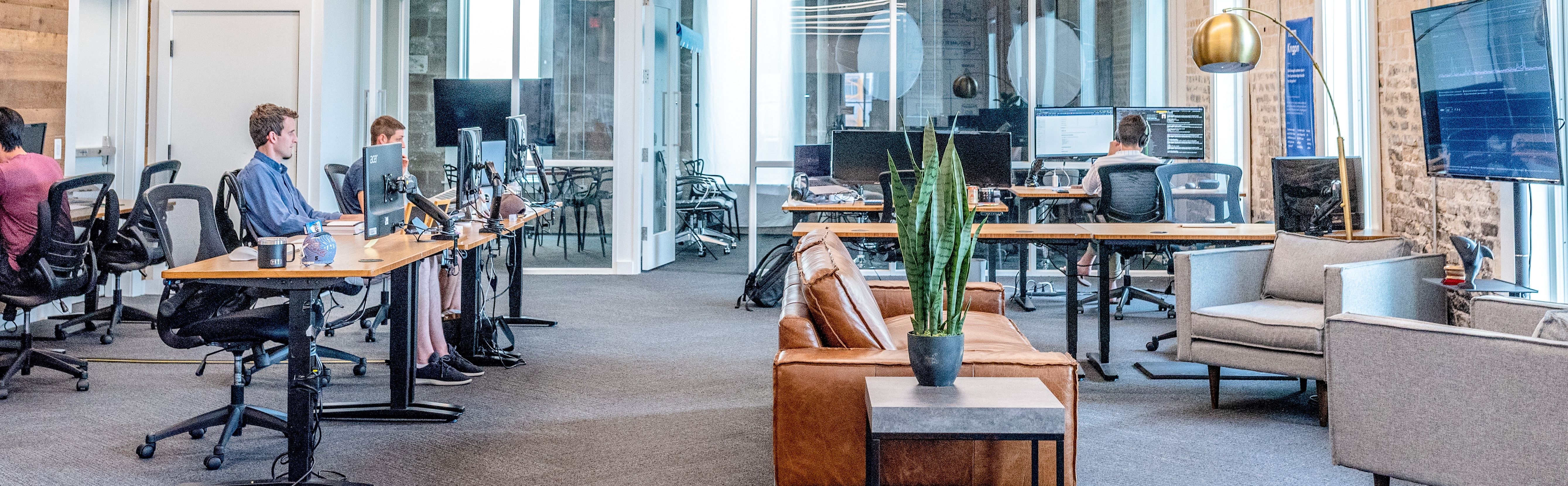 Think hiring an in-house designer is the safe choice? Think again.