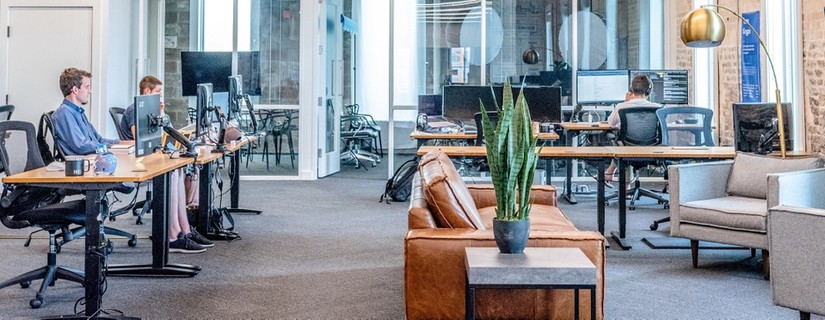 Think hiring an in-house designer is the safe choice? Think again.