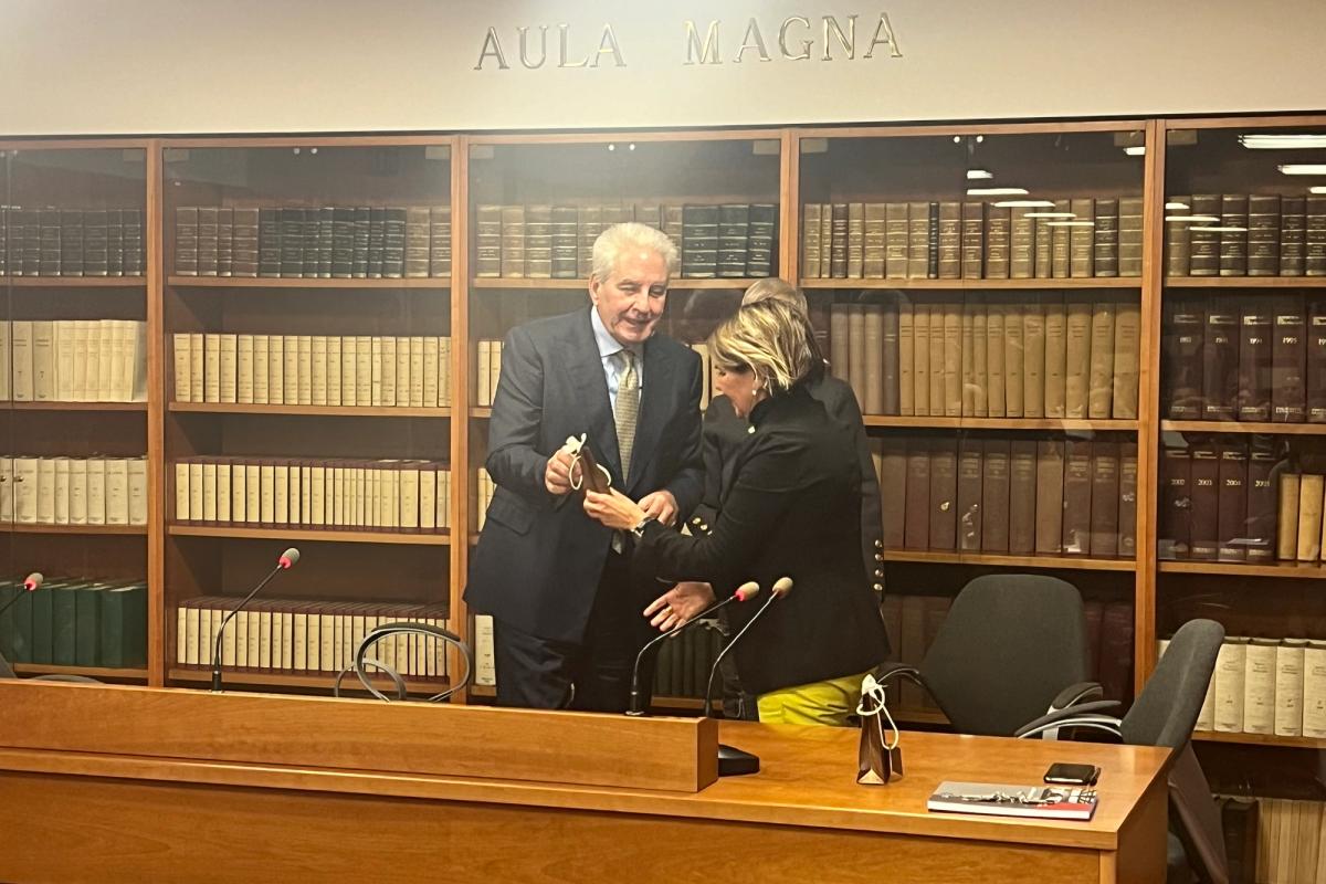 Cinquant'anni di iscrizione all'Albo degli Avvocati di Como — Avv. Giancarlo Ferrara, Ferrara, Zappoli & Partners