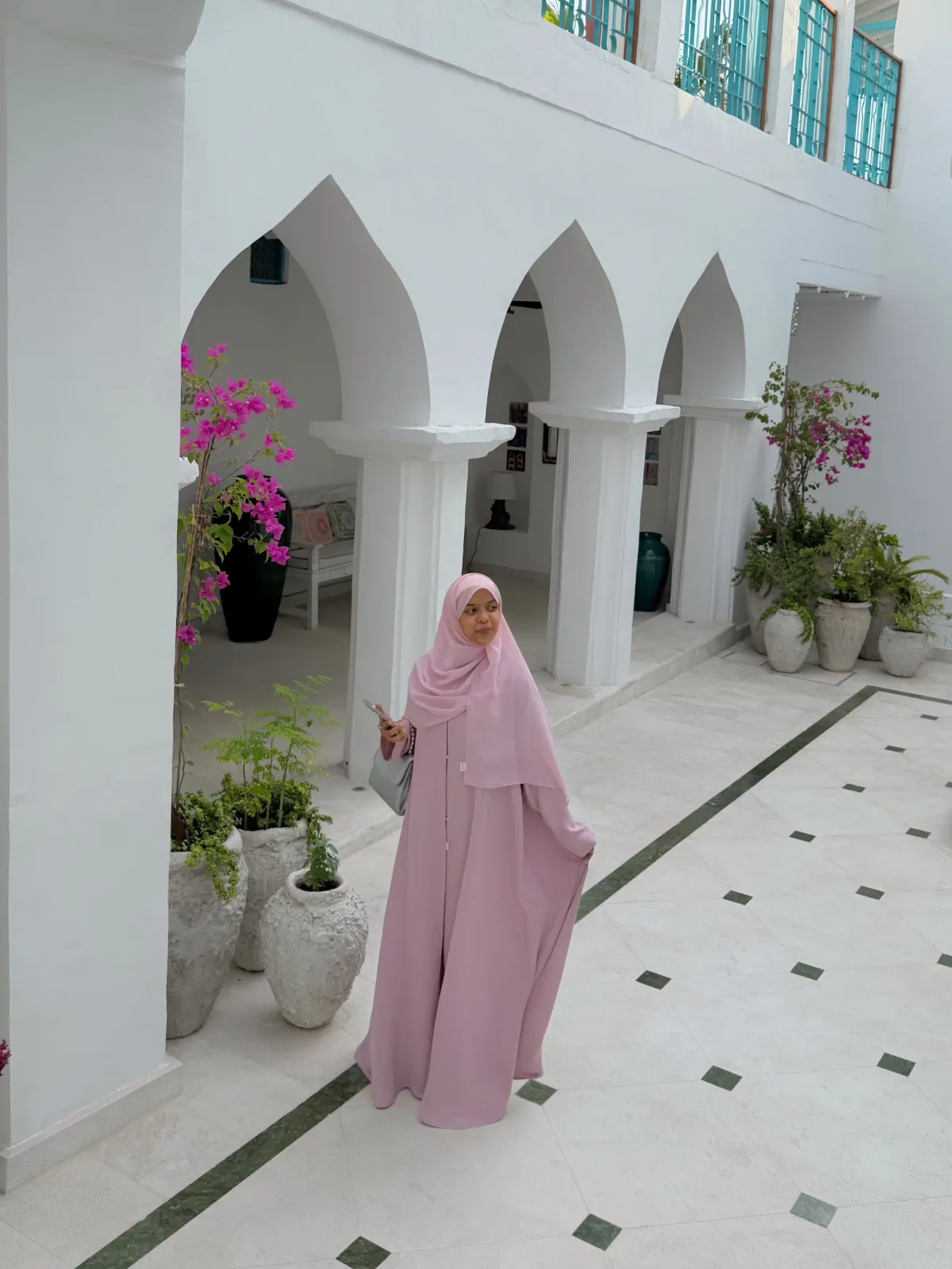 Soft pink comfy abaya - View 4