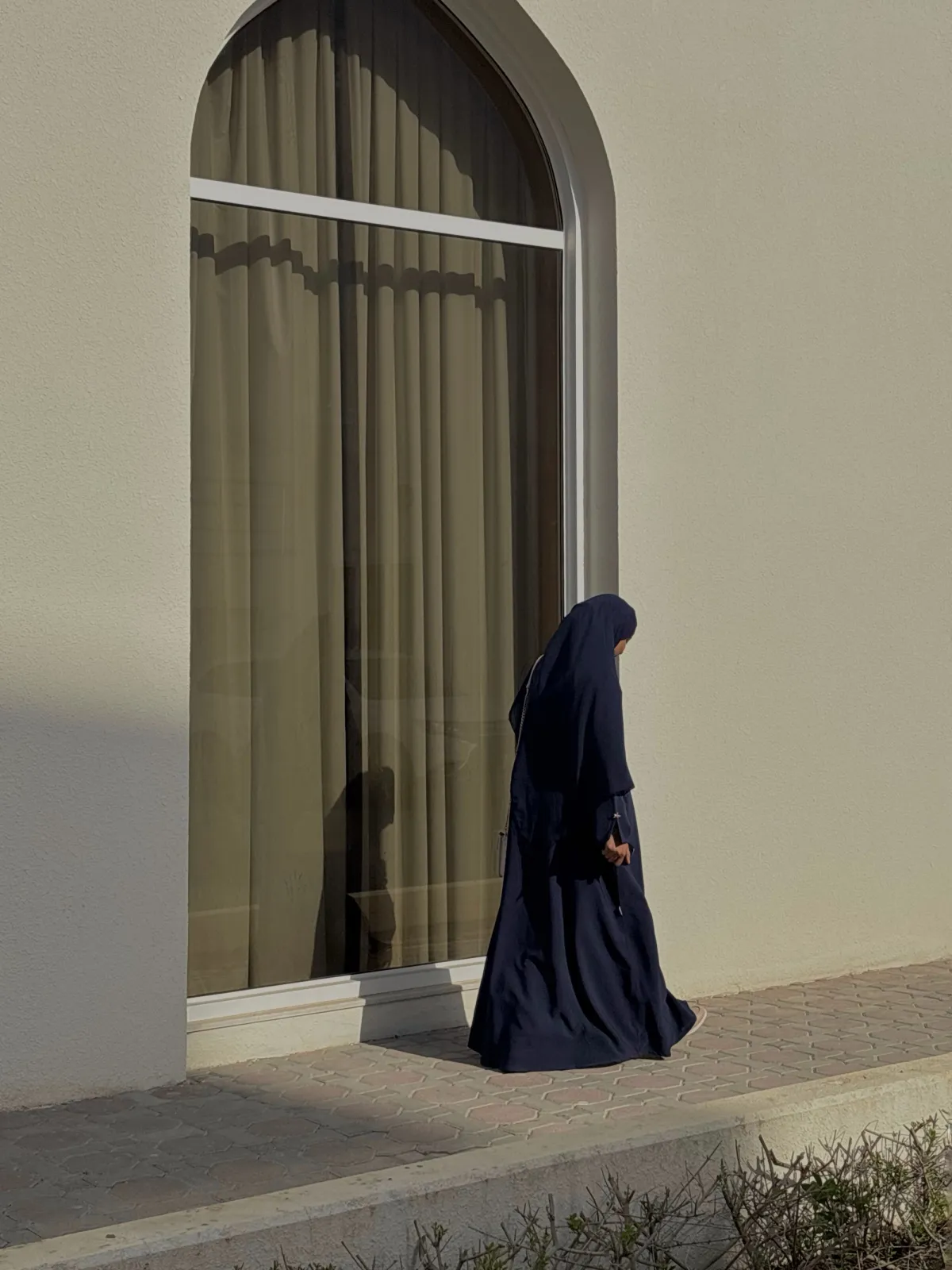 Starfish Wave Abaya - Midnight Navy - View 5