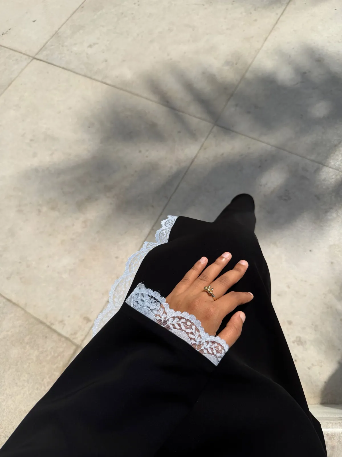Aswad Lace Abaya - View 4