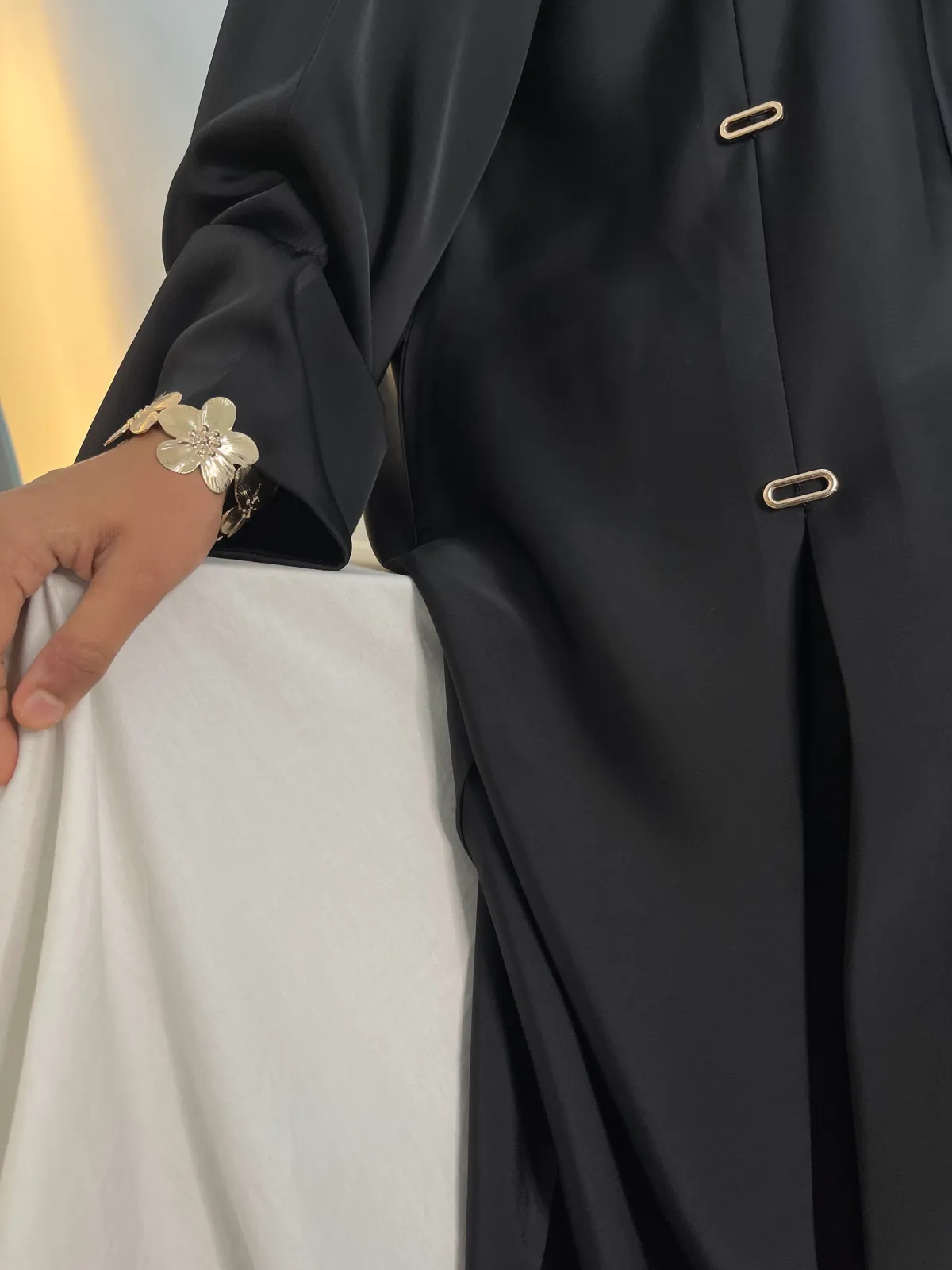 Black Bold Luxury Classic Abaya - View 3