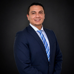 Foto de Dr. William Martínez
