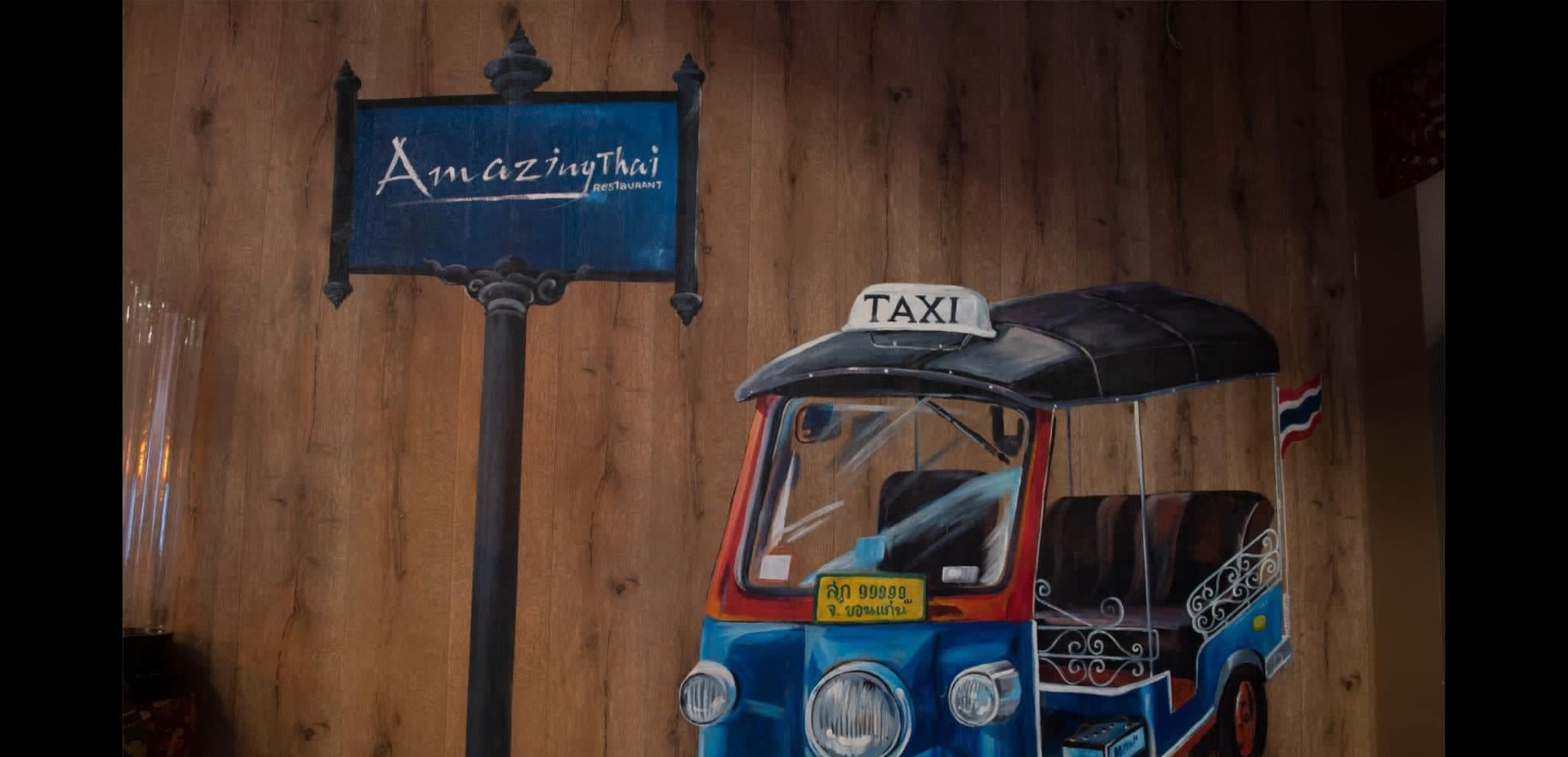 Amazing Thai restaurang interiör och mat