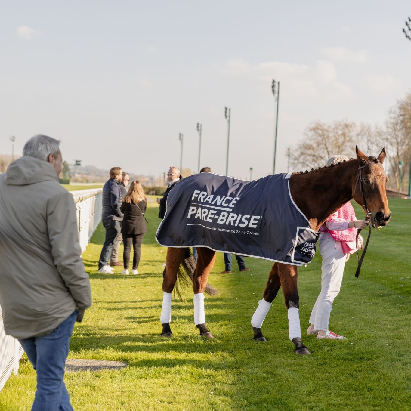 Une course hippique privée pour vos invités !