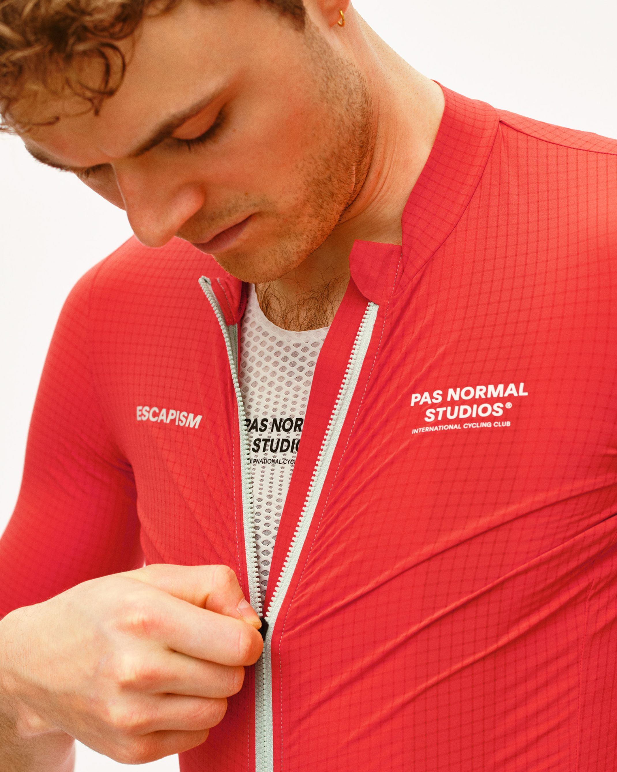 PAS NORMAL STUDIOS サイクルジャージ Sサイズ レッド　メンズ Pas Normal Studios | Men's Mechanism Jersey | MAGNET