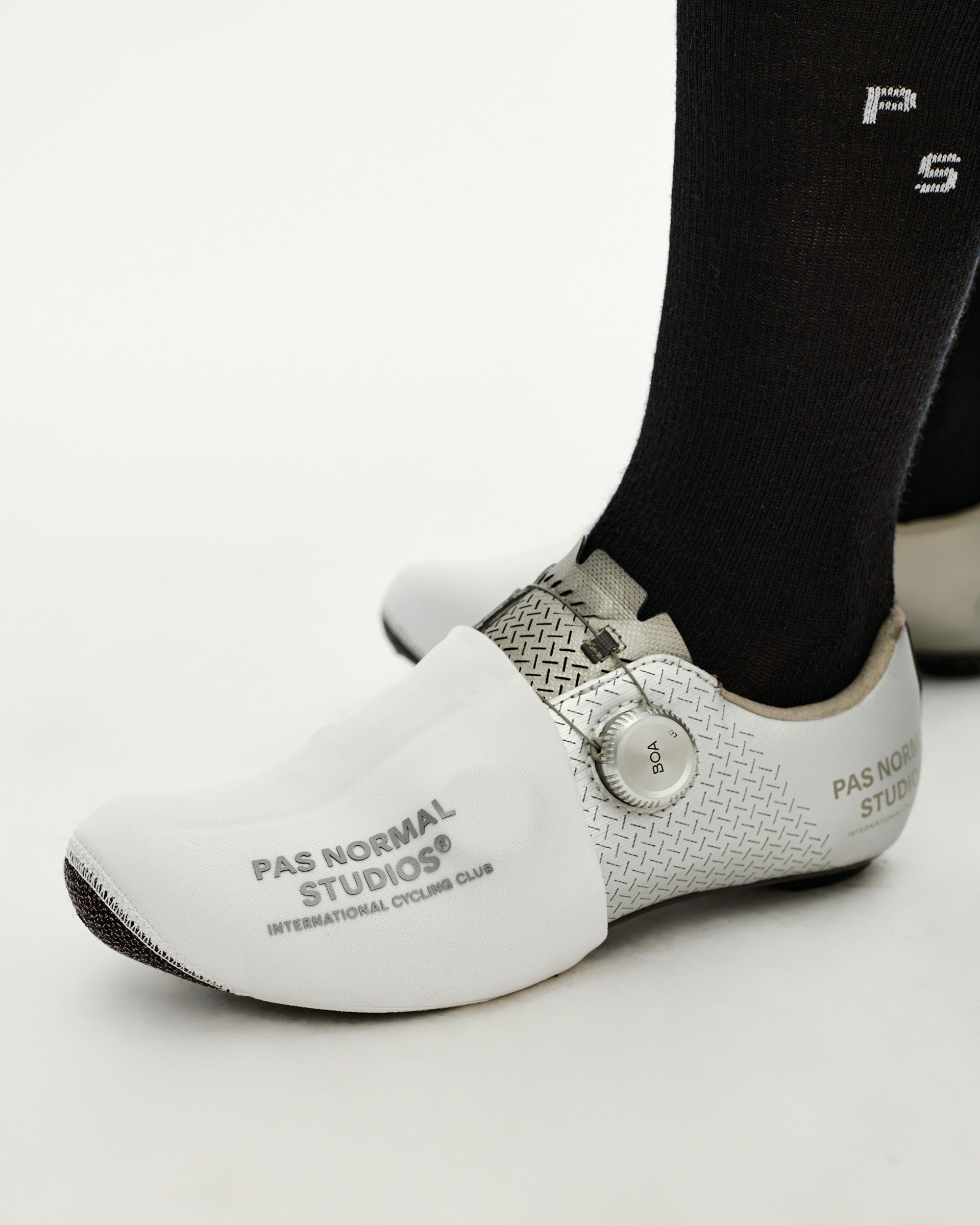 Logo Toe Cover | Pas Normal Studios