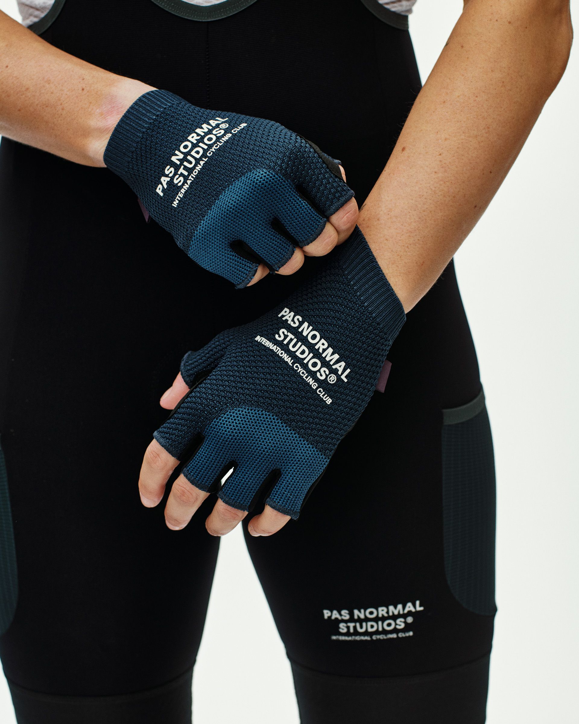 Escapism Gloves | Pas Normal Studios