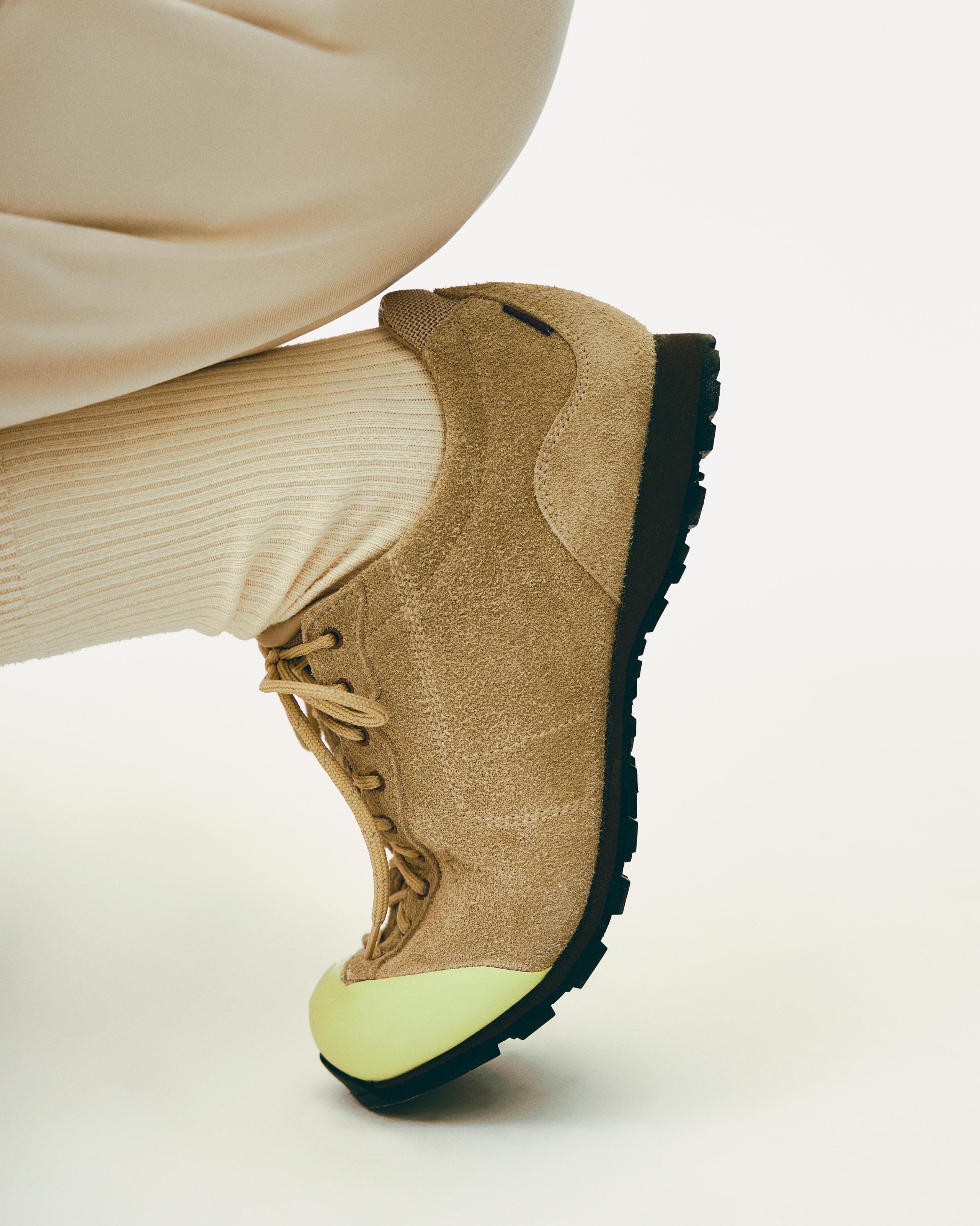 Sand Diemme Movida'92 shoes on model with lime green toe cap and lace closure