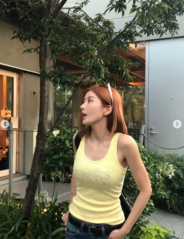 Kwon Eun-bi shares Japan photos with Kim Min-ju
