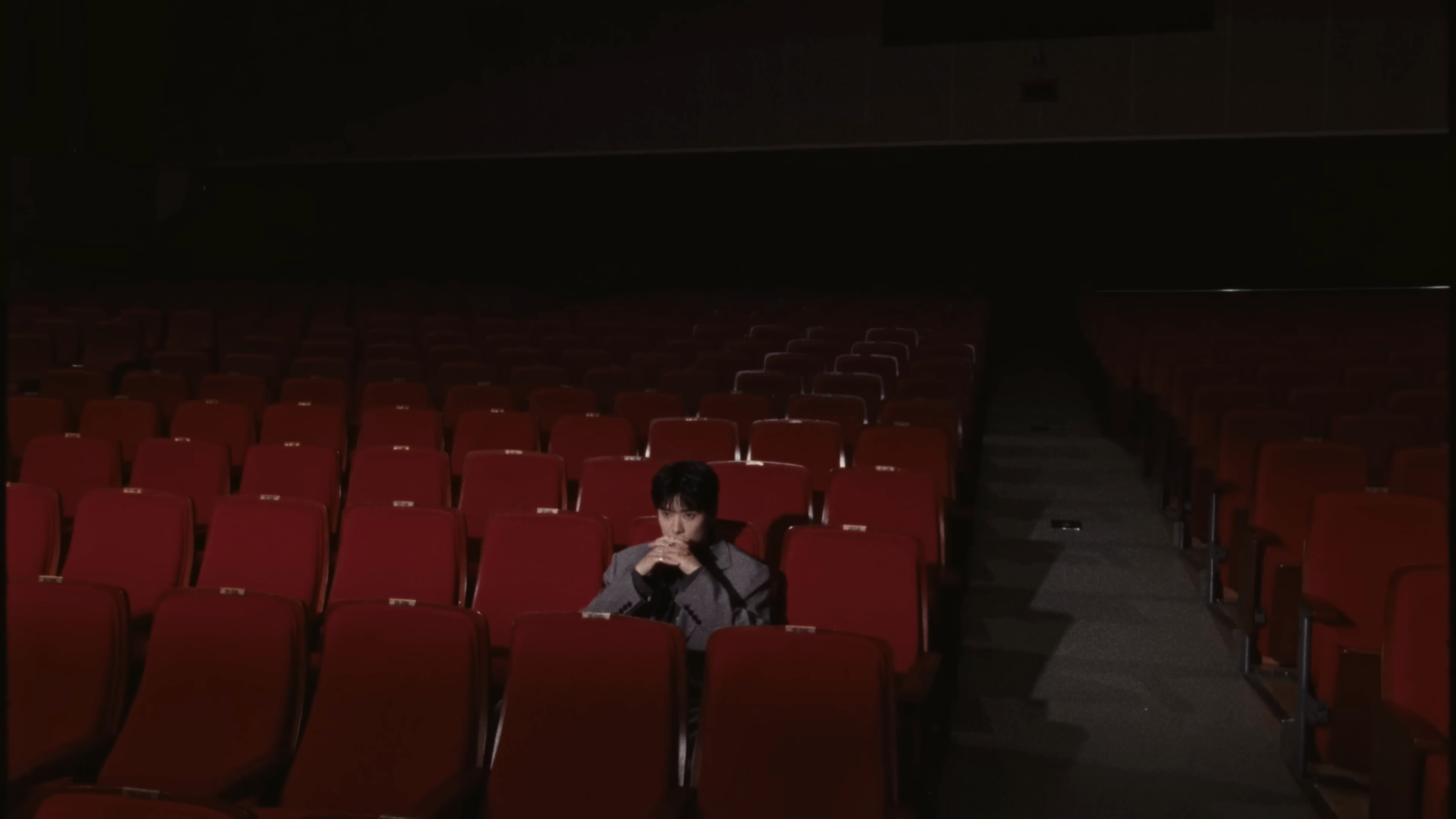 Jaehyun's '99 Degrees' MV wins praise for its warm ballad and vocals 공식 클립의 방송 장면 캡쳐 후보