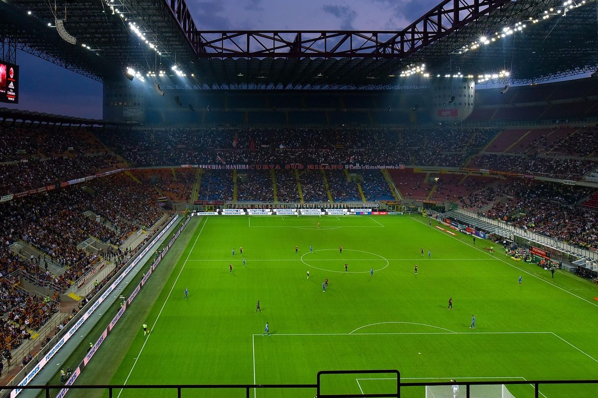 Campione d’Inverno, tutto in 90 minuti: Inter avanti, il Milan ci crede. Napoli giudice a San Siro