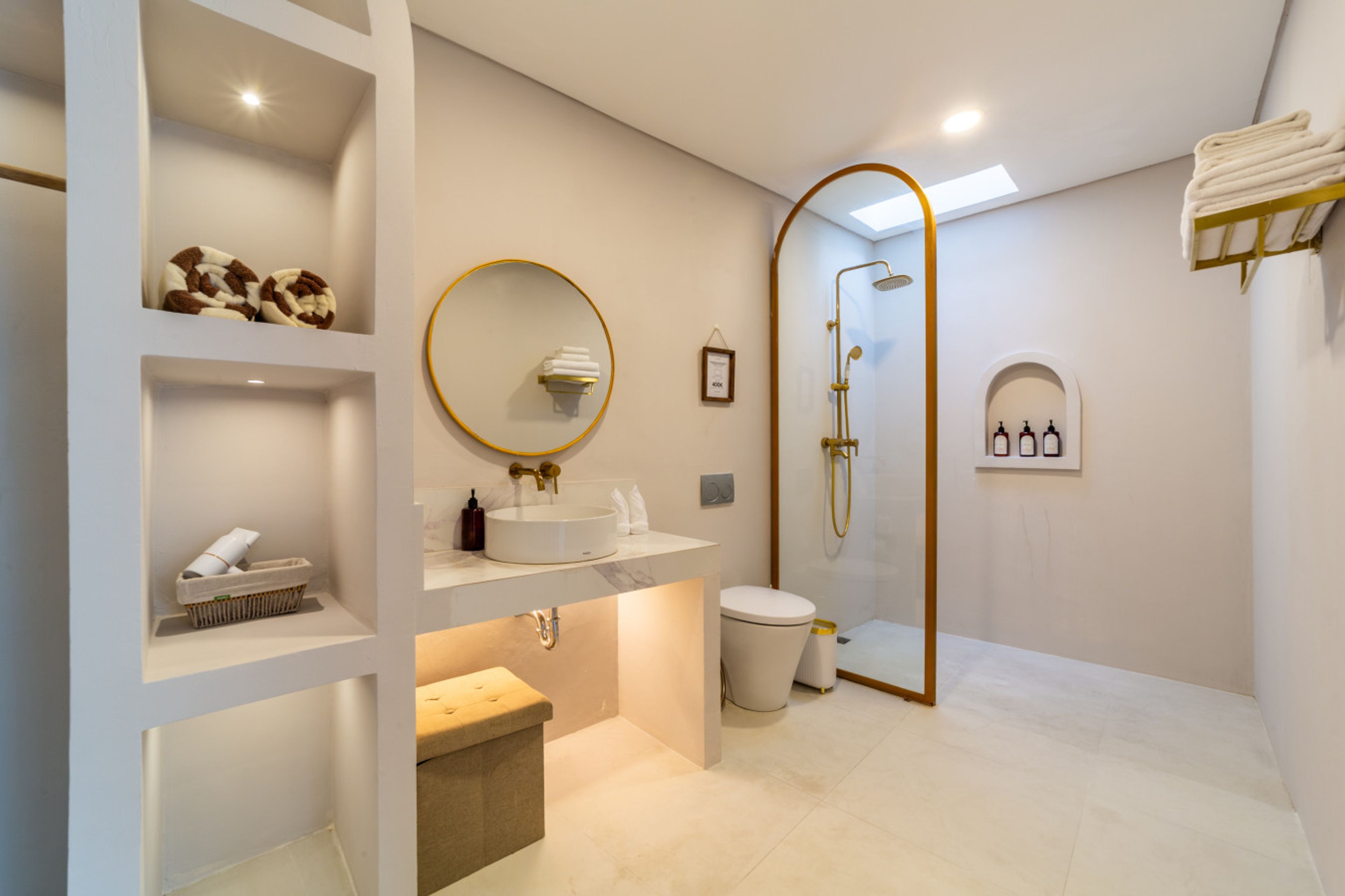 Private Pool Villa Ahana – Central Canggu Retreat near Beaches & Shops photo 3