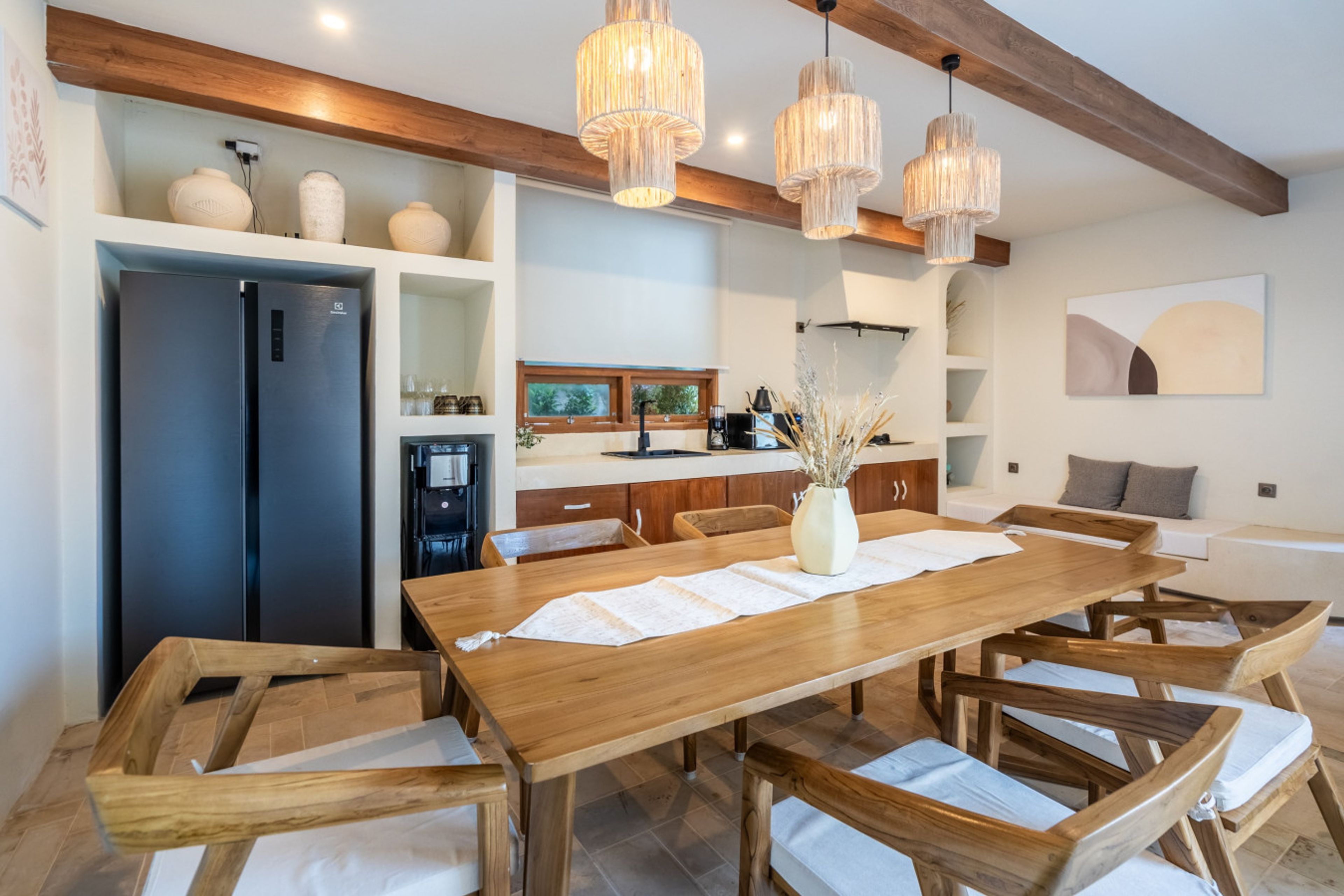 Luxury Villa Anaya – Stylish, Private Pool, Minutes to Batu Bolong photo 4