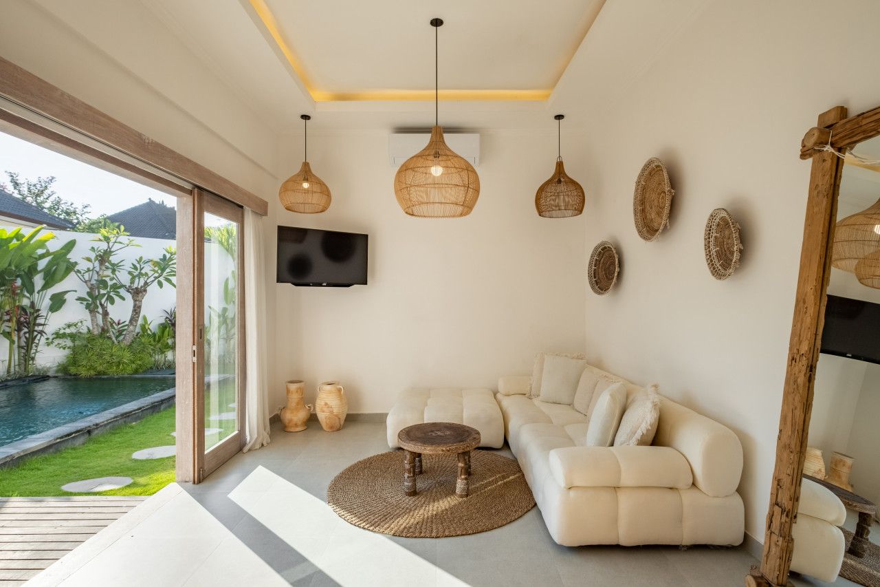 Villa Casa Cielo – Quiet Mediterranean Escape near Canggu, 2 BR private villa — private pool villa, Bali