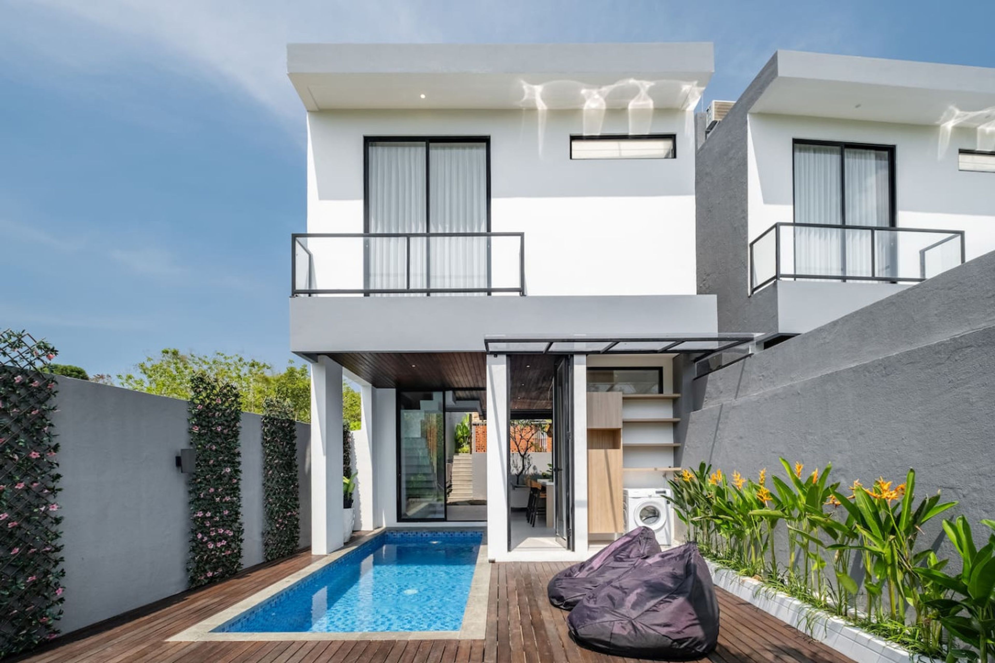 Modern Tropical Escape Villa Ayra 8F – 8 Min to Melasti Beach — private pool villa in pecatu, Bali
