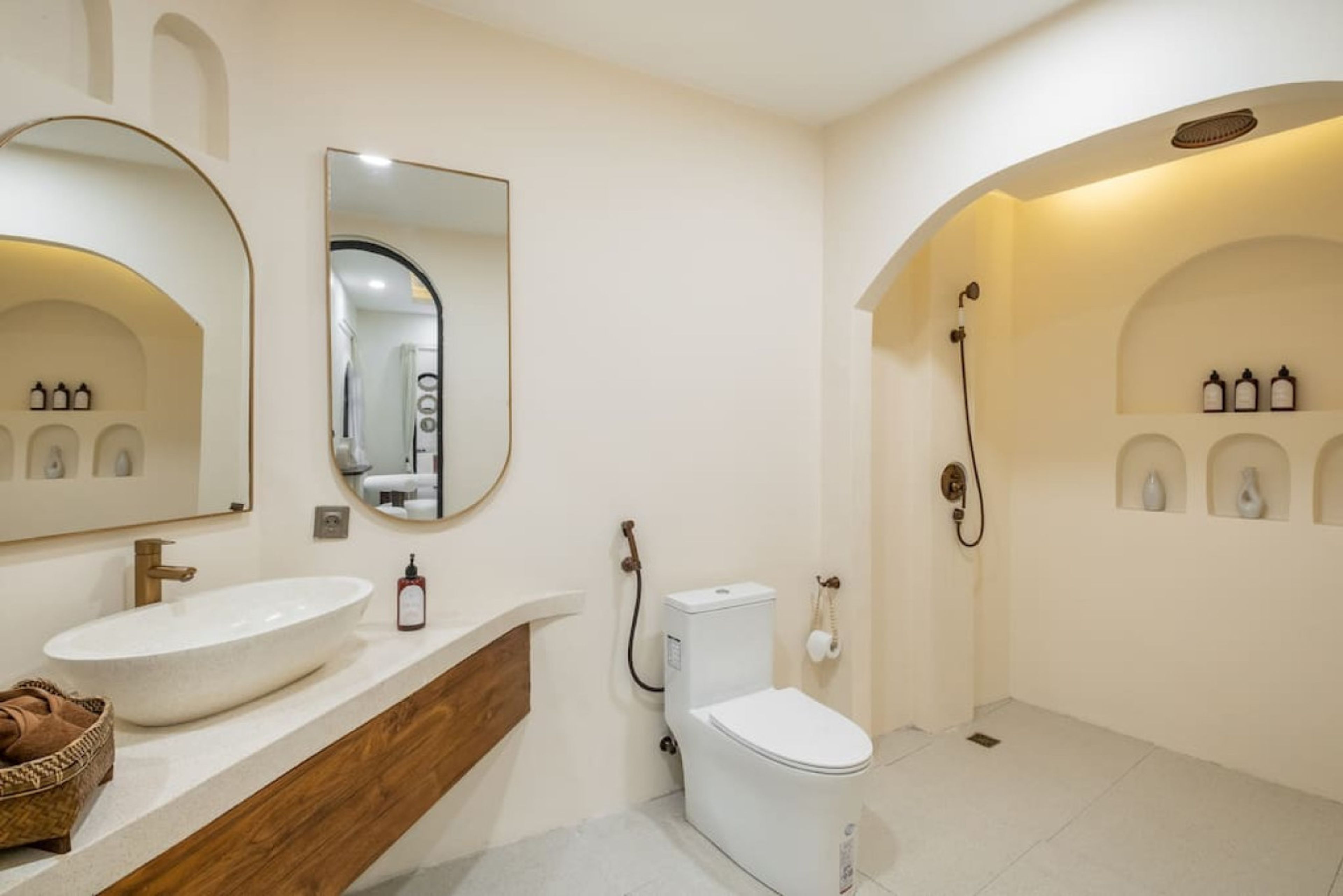 Stylish 2BR Casa Thalasa, Prime Canggu Location photo 4