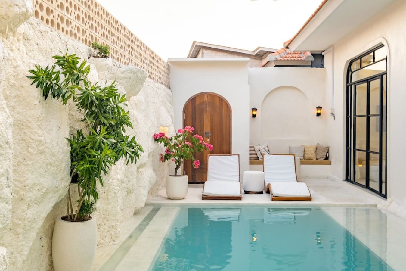 Luxury Villa Casa Thalasa - Great Pool with waterfall — private pool villa in Canggu, Bali