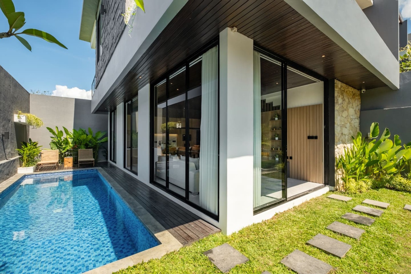 Modern Tropical Escape Villa Ayra 9D – 8 Min to Melasti Beach — private pool villa in Pecatu, Bali