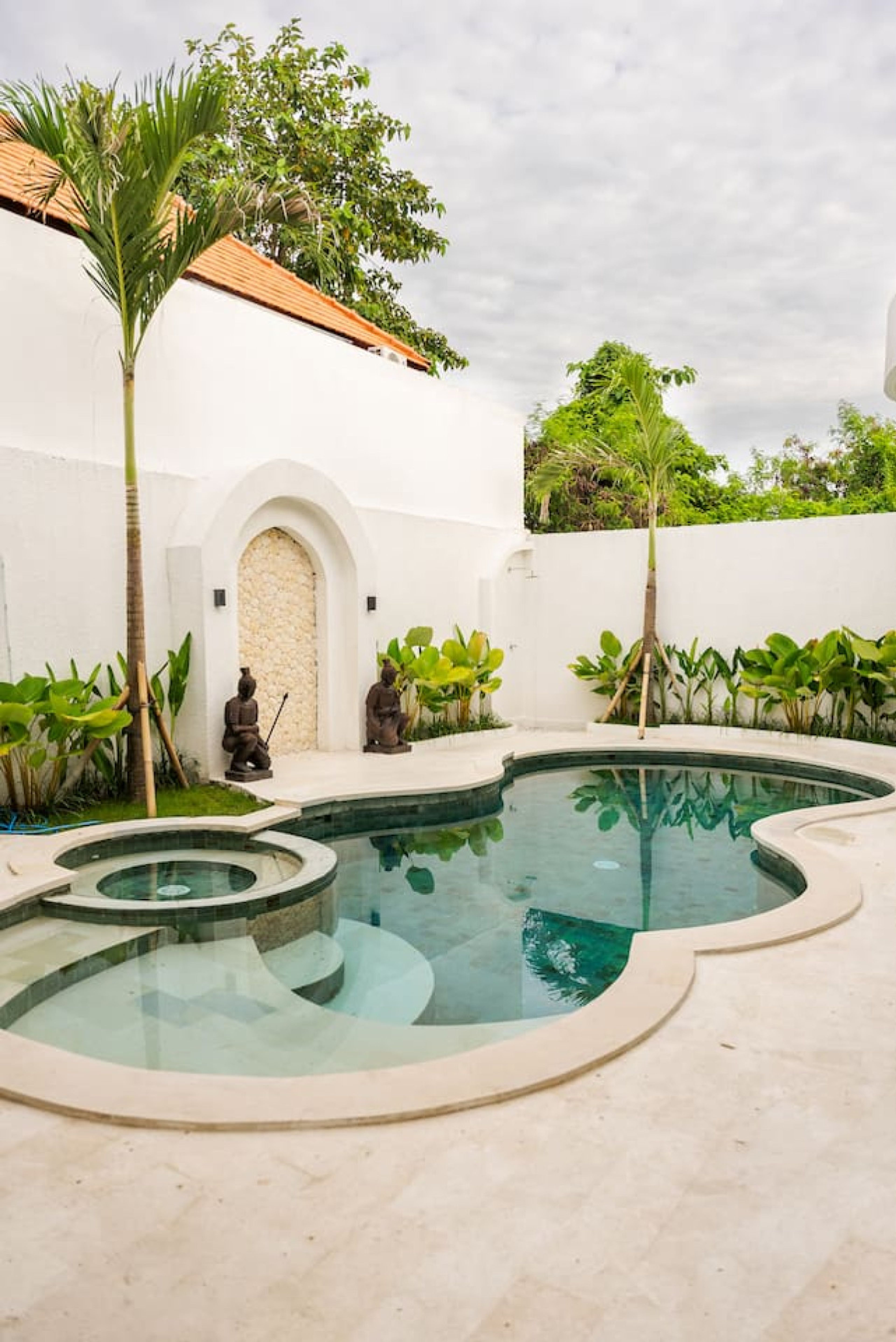 Stylish Tropical Hideaway Villa Maison Captier near Pererenan Beach photo 5