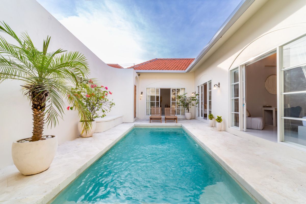Private Pool Villa Ahana – Central Canggu Retreat near Beaches & Shops — private pool villa in Canggu, Bali