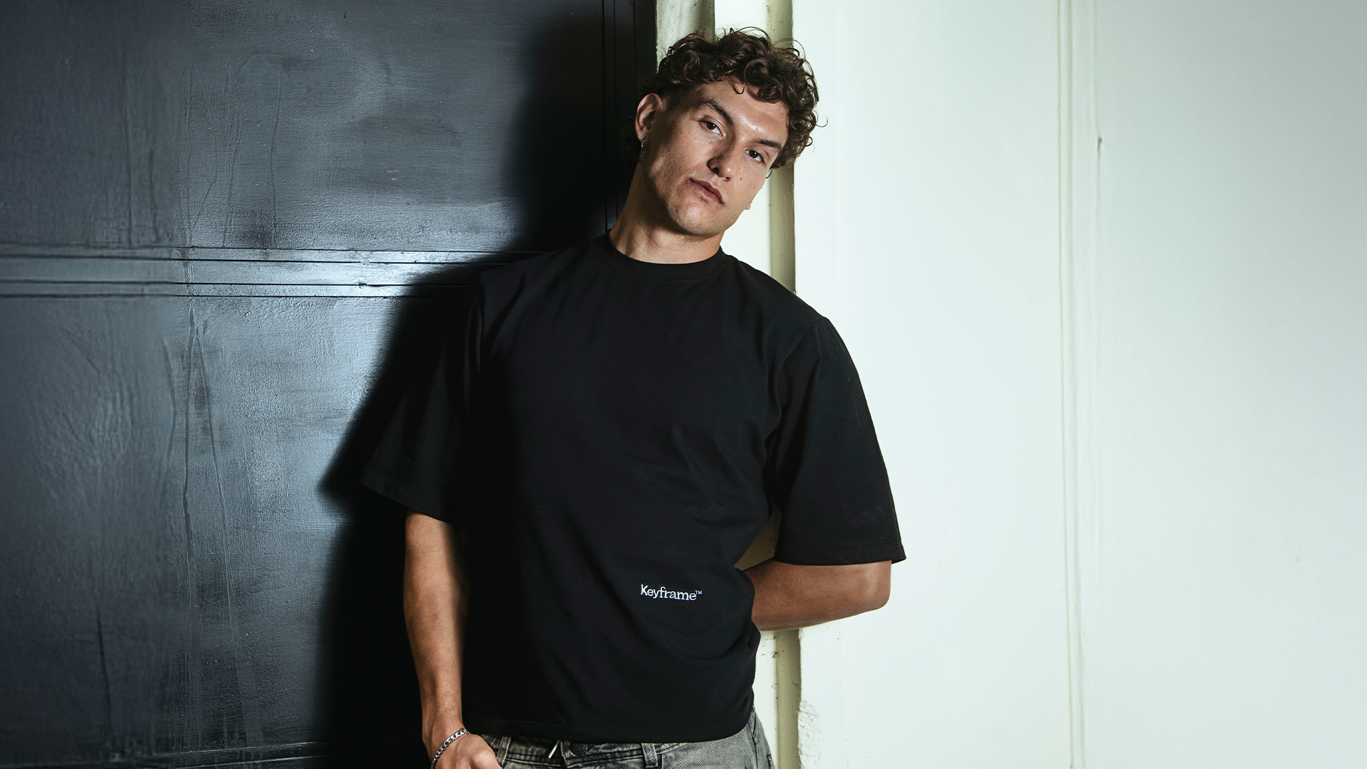 Remera Crop "Signature" S25