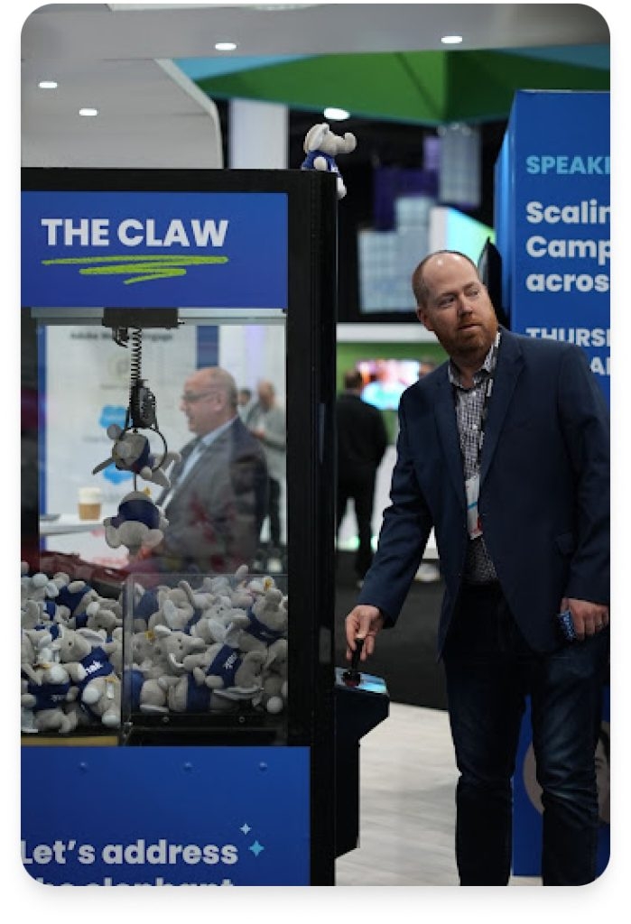 Knak Tradeshow The Claw