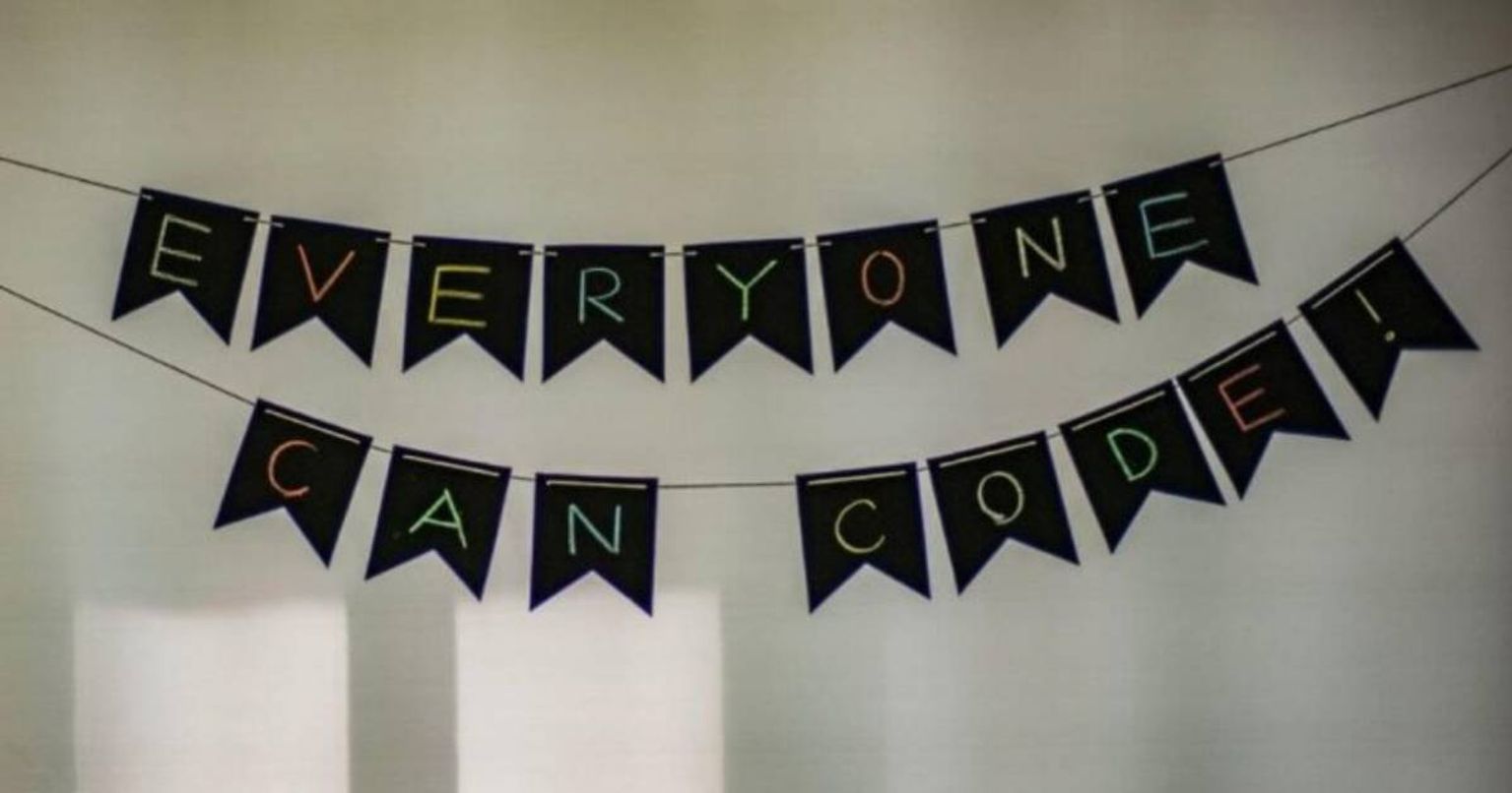 Banner that says Everyone can code!