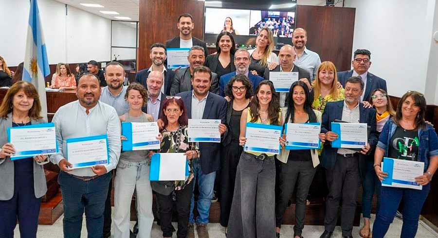 El Concejo aprobó las ordenanzas Fiscal e Impositiva del 2024 y despidió a los ediles salientes