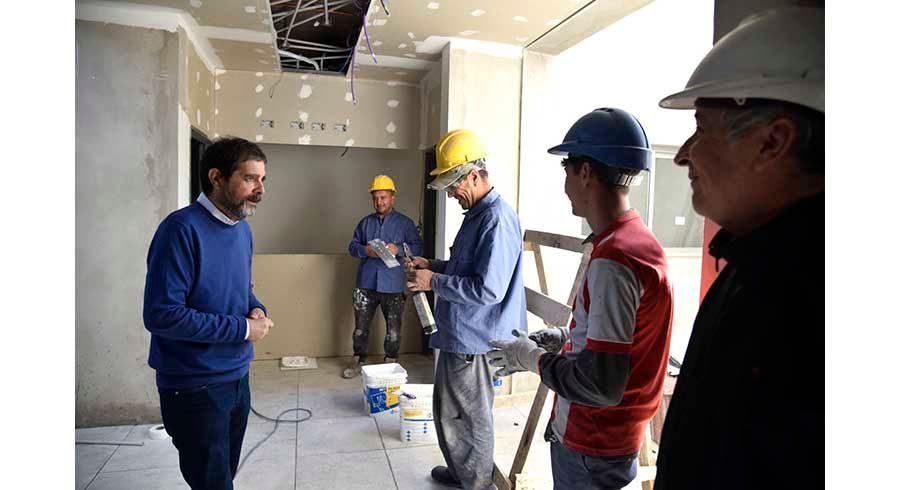 Fernando Moreira recorrió las obras del Centro de Salud de Billinghurst