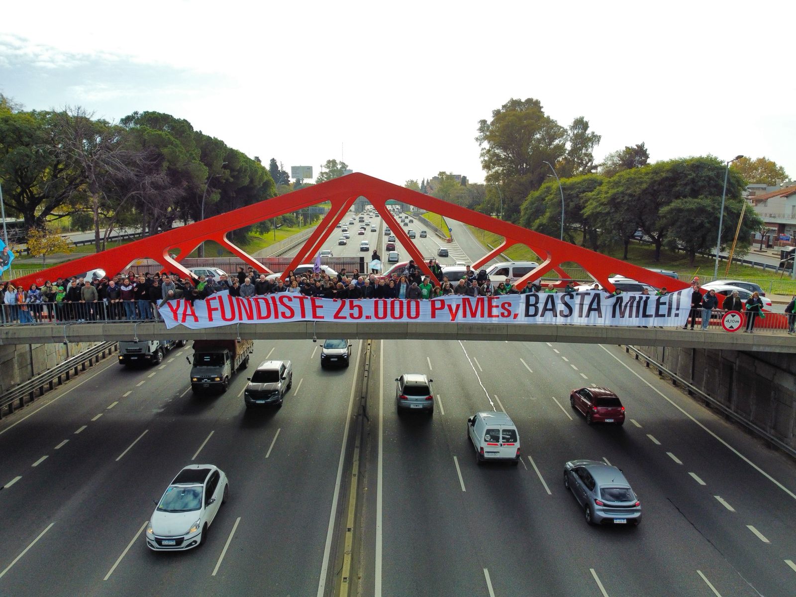 Moreira, Katopodis, empresarios y trabajadores se manifestaron en San Martín por el cierre de 25.000 PyMEs 