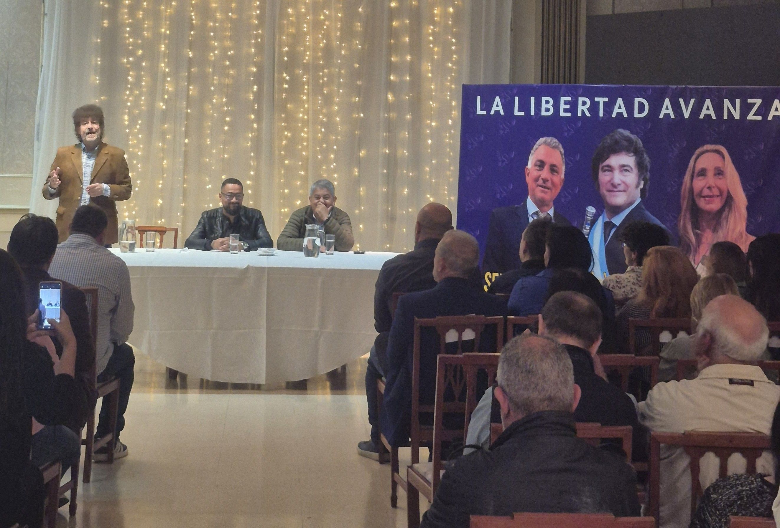 Mollo encabezó un plenario de La Libertad Avanza en San Martín