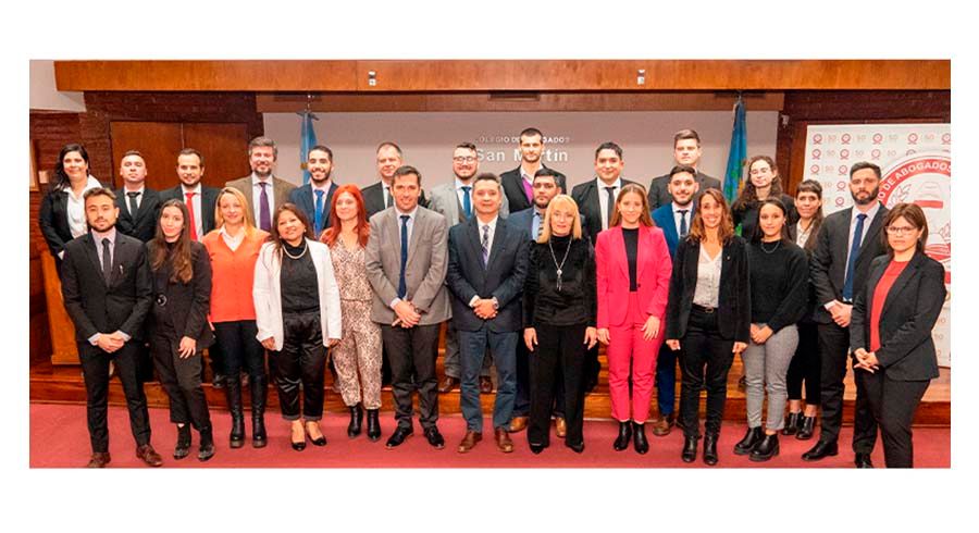 Jura de nuevos abogados en el CASM