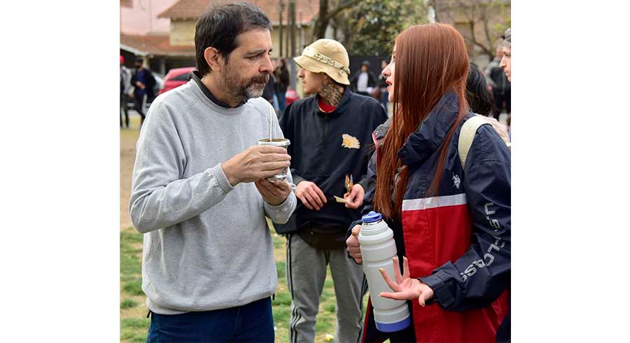 Las plazas Alem y Mitre fueron una fiesta por el Día de la Primavera y de los Estudiantes