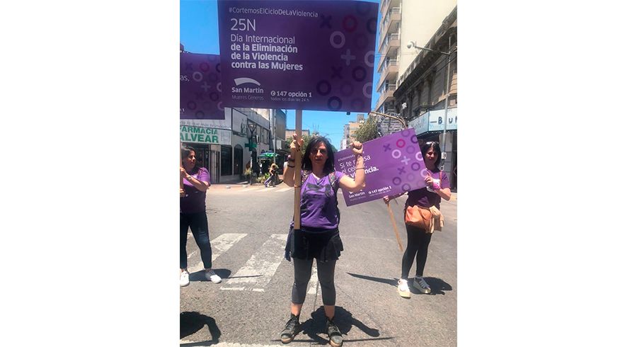 Semáforo violeta para cortar con la violencia